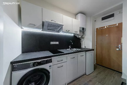 Prodej bytu 1+kk 21 m² Lidická, Praha - Smíchov