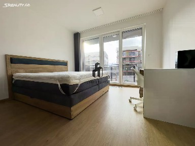 Pronájem bytu 1+kk 32 m² Výstavní, Praha - Háje