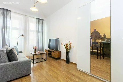 Prodej bytu 1+kk 31 m² Radlická, Praha - Smíchov