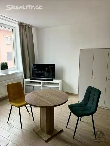 Pronájem bytu 1+kk 36 m² Na Harfě, Praha - Vysočany