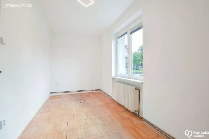 Prodej bytu 3+1 70 m² Dolany