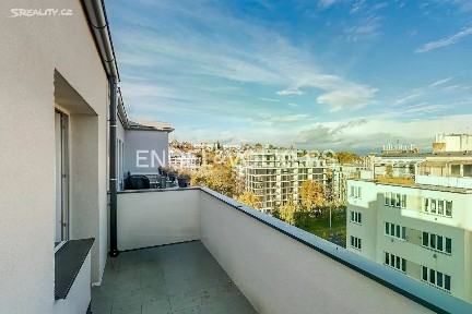 Pronájem bytu 3+1 94 m² Nad Kajetánkou, Praha - Břevnov