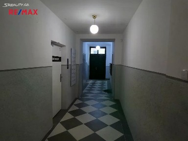 Pronájem bytu 3+1 83 m² Staropramenná, Praha - Smíchov