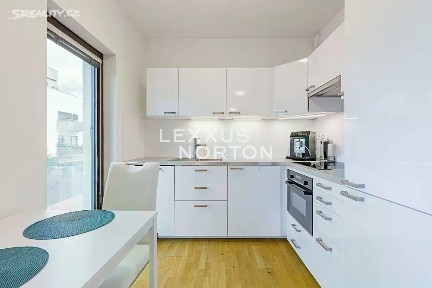 Pronájem bytu 2+kk 55 m² Nepomuckých, Praha - Letňany