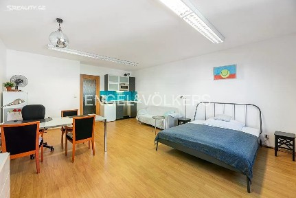 Pronájem bytu 1+kk 40 m² Hanusova, Praha - Michle