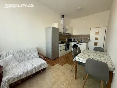 Prodej bytu 2+1 66 m² Topolová, Milovice - Mladá