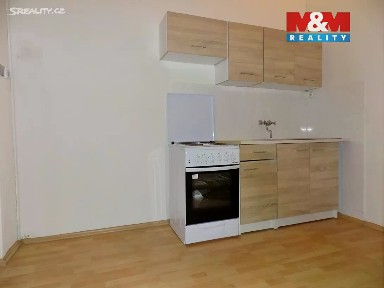 Pronájem bytu 1+kk 30 m² U nádraží, Teplice