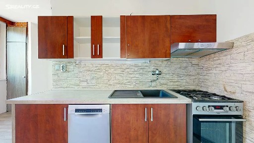 Pronájem bytu 3+1 74 m² Dědická, Brno - Slatina