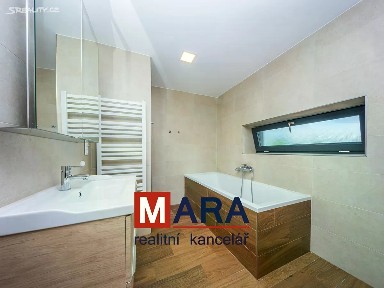 Pronájem bytu 2+kk 41 m² Jižní, Olomouc - Slavonín