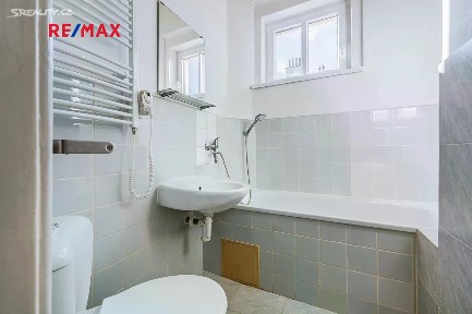 Prodej bytu 1+kk 23 m² Révová, Praha - Strašnice