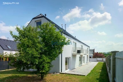 Pronájem bytu 1+kk 21 m² Opuková, Horoměřice