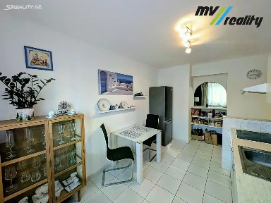 Pronájem bytu 2+1 59 m² Dukelská, Milovice