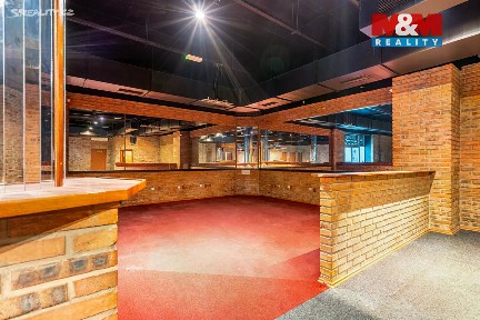 Prodej obchodního prostoru 324 m² Trnkovo náměstí, Praha - Hlubočepy