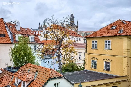 Pronájem bytu 3+1 73 m² Hroznová, Praha - Malá Strana