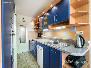 Pronájem bytu 3+1 72 m² Parmská, Praha - Horní Měcholupy