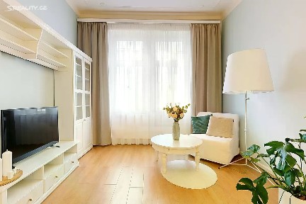 Pronájem bytu 2+1 62 m² Pod Slovany, Praha - Nové Město