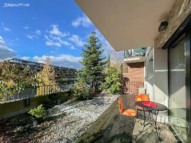 Pronájem bytu 2+kk 55 m² Voctářova, Praha - Libeň