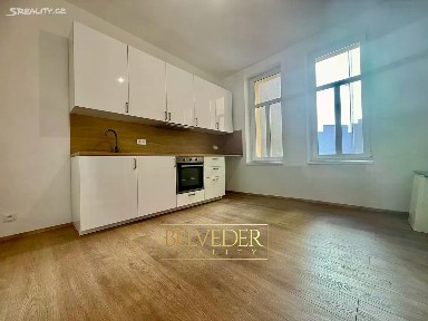 Pronájem bytu 2+1 70 m² Vrázova, Teplice