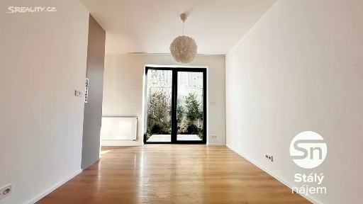 Pronájem bytu 1+kk 29 m² Pakoměřická, Praha - Kobylisy