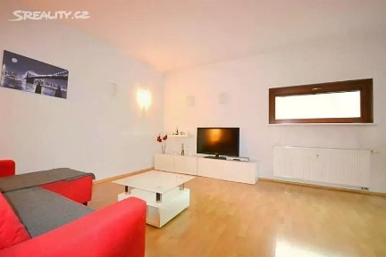 Pronájem bytu 1+kk 35 m² Jeremenkova, Praha - Podolí