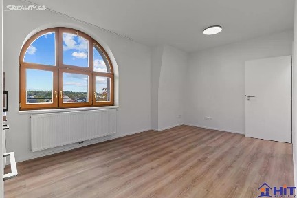 Pronájem bytu 2+kk 35 m² Jenečská, Praha - Liboc