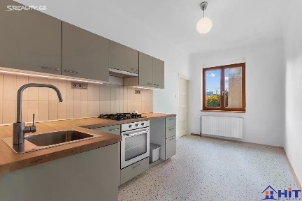 Pronájem bytu 1+1 43 m² Ukrajinská, Praha - Vršovice