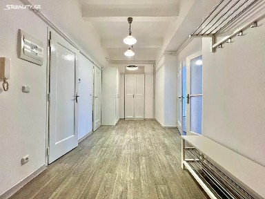 Pronájem bytu 3+1 85 m² Vinohradská, Praha - Vinohrady