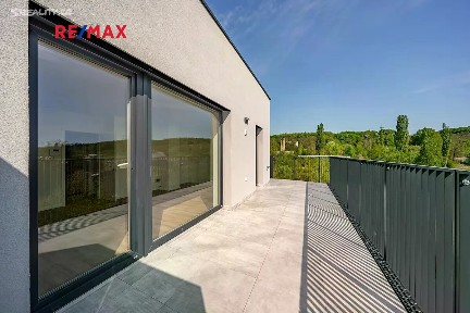 Prodej bytu 1+kk 38 m² Ke Křížku, Kladno - Dubí