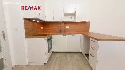 Prodej bytu 2+kk 46 m² Hartigova, Praha - Žižkov