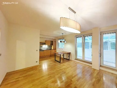 Pronájem bytu 2+kk 60 m² V kapslovně, Praha - Žižkov