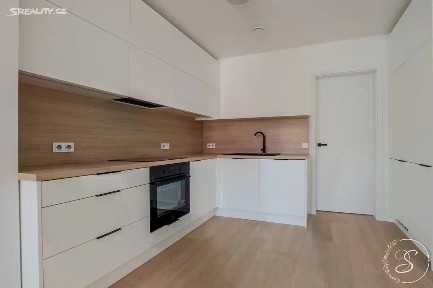 Pronájem bytu 3+kk 74 m² Na Okrouhlíku, Praha - Libeň