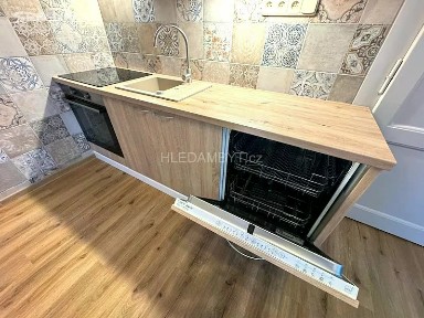 Pronájem bytu 2+1 66 m² V Občanském domově, Praha - Nusle