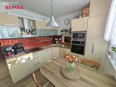 Prodej bytu 3+1 70 m² Jarní, Jihlava - Horní Kosov