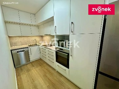 Pronájem bytu 2+kk 53 m² Nad Stráněmi, Zlín