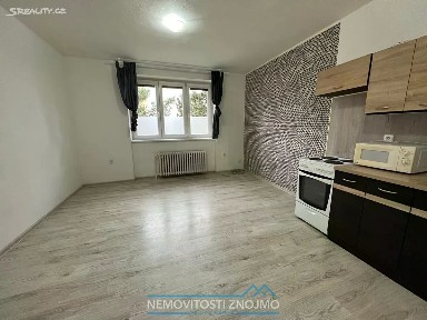 Pronájem bytu 1+kk 25 m² V Zahradách, Dobšice