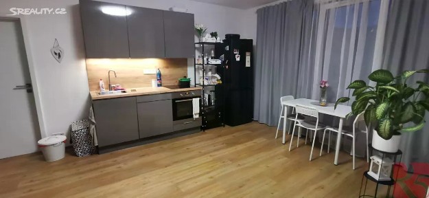 Pronájem bytu 2+kk 40 m² Pod Stárkou, Praha - Michle