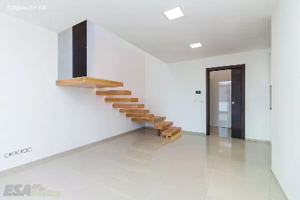 Pronájem bytu 2+kk 51 m² Na Louži, Praha - Vršovice