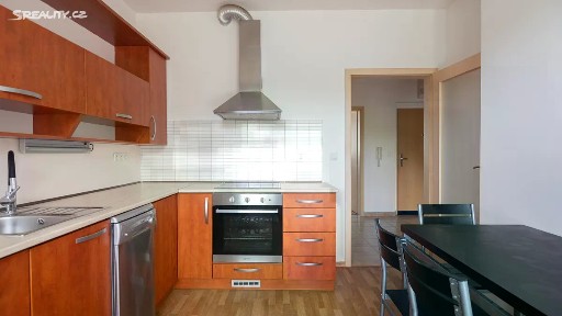 Pronájem bytu 2+1 55 m² Jozefa Gabčíka, Pardubice - Trnová
