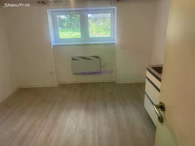 Pronájem bytu 2+kk 36 m² Zárybničná, Praha - Záběhlice