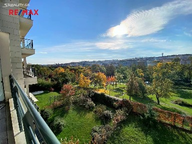 Pronájem bytu 3+kk 77 m² Na Petynce, Praha - Břevnov