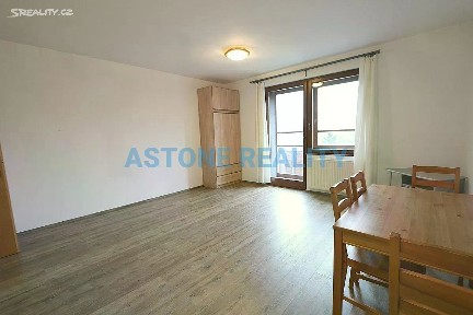 Pronájem bytu 1+kk 35 m² Švehlova, Praha - Hostivař