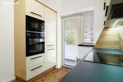 Pronájem bytu 3+1 87 m² Sladkovského, Pardubice - Zelené Předměstí