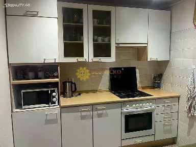 Pronájem bytu pokoje 18 m² Eliščino nábřeží, Hradec Králové