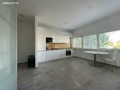 Pronájem bytu 1+kk 66 m² Lešetín II, Zlín