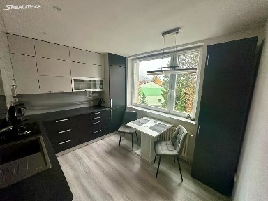Pronájem bytu 2+1 70 m² Národní, Liberec - Liberec VIII-Dolní Hanychov
