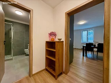 Pronájem bytu 2+1 70 m² Na padesátém, Praha - Strašnice
