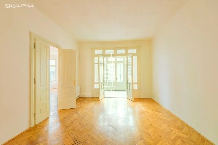 Pronájem kanceláře 500 m²