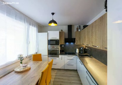 Prodej bytu 3+1 68 m² Žlutická, Plzeň - Bolevec