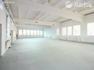 Pronájem skladového prostoru 565 m² Brno