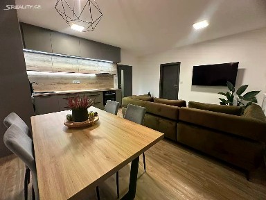 Liberec, Liberec XII-Staré Pavlovice, Polní, 7